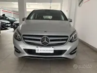 Gebraucht Mercedes B180 Premium 109 PS (80 kW) 2018 Grau Van / Kleinbus