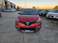 Usata Renault Captur Intens 90 CV (66 kW) 2015 Rosso SUV