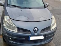 Usata Renault Clio II 65 CV (47 kW) 2003 Grigio Berlina