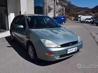 Usata Ford Focus Ghia 116 CV (85 kW) 2000 Blu Berlina