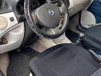 Usata Fiat Punto 80 CV (58 kW) 2004 Grigio Utilitaria