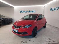 Usata Lancia Ypsilon Silver 69 CV (50 kW) 2022 Rosso Utilitaria