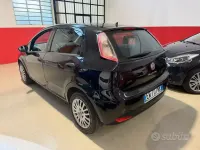 Usata Fiat Punto Lounge 105 CV (77 kW) 2014 Nero Utilitaria