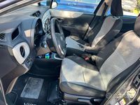 Usata Toyota Yaris Lounge 90 CV (66 kW) 2013 Blu Utilitaria