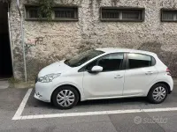 Gebraucht Peugeot 208 82 PS (60 kW) 2013 Weiß Kleinwagen
