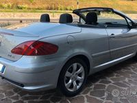 Usata Peugeot 307 CC 109 CV (80 kW) 2007 Argento Cabrio