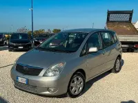 Usata Toyota Corolla Verso 90 CV (66 kW) 2003 Grigio Monovolume