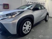 Usata Toyota Aygo X Lounge 72 CV (52 kW) 2022 Grigio SUV