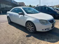 Usata VW Eos 140 CV (102 kW) 2008 Bianco Cabrio