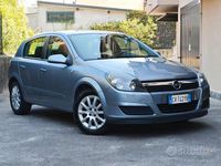 Usata Opel Astra 105 CV (77 kW) 2005 Grigio Berlina
