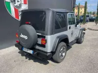 Usata Jeep Wrangler 143 CV (105 kW) 2005 Argento SUV