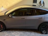 Usata Tesla Model Y 189 kW (258 CV) 2023 Grigio SUV