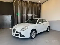 Usata Alfa Romeo Giulietta Distinctive 105 CV (77 kW) 2015 Bianco Utilitaria