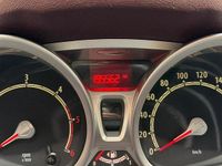 Usata Ford Fiesta Titanium 68 CV (50 kW) 2010 Bianco Utilitaria