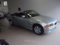 Usata BMW 318 Cabriolet 116 CV (85 kW) 1996 Argento Cabrio