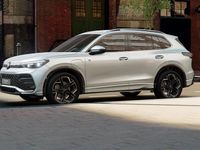 Nuova VW Tiguan R-line Plus 204 CV (150 kW) 2026 Dolomite silver metallizzato SUV