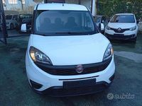 Usata Fiat Doblò Lounge 105 CV (77 kW) 2022 Bianco Monovolume