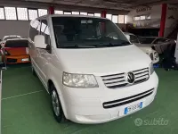Usata VW Multivan 131 CV (96 kW) 2005 Bianco Monovolume