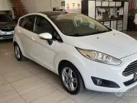 Usata Ford Fiesta 75 CV (55 kW) 2015 Bianco Utilitaria