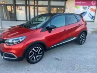 Usata Renault Captur 90 CV (66 kW) 2016 Rosso SUV