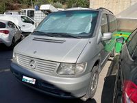 Usata Mercedes V220 122 CV (89 kW) 2001 Argento Monovolume