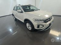 Usata VW T-Roc Life 110 CV (80 kW) 2022 Grigio SUV