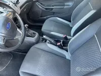 Usata Ford Fiesta Titanium 101 CV (74 kW) 2015 Nero Utilitaria