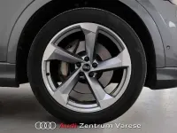 Usata Audi Q8 Sport 286 CV (210 kW) 2022 Grigio daytona SUV