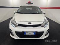 Usata Kia Rio 75 CV (55 kW) 2016 Bianco Berlina