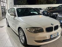 Usata BMW 118 142 CV (104 kW) 2009 Bianco Utilitaria