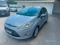 Usata Ford Fiesta Titanium 92 CV (67 kW) 2012 Grigio Berlina