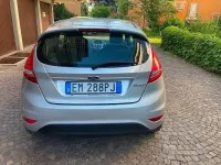 Usata Ford Fiesta 60 CV (44 kW) 2012 Grigio Berlina