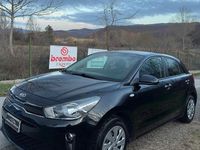 Usado Kia Rio Active 84 CV (61 kW) 2018 Negro Berlina