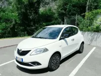Usata Lancia Ypsilon Gold 69 CV (50 kW) 2017 Bianco Utilitaria