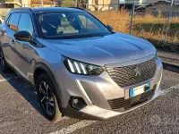 Usata Peugeot e-2008 56 kW (77 CV) 2021 Grigio SUV
