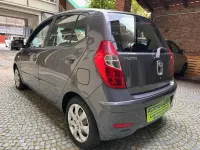 Usata Hyundai i10 69 CV (50 kW) 2014 Grigio scuro metal. Utilitaria
