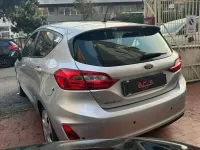 Usata Ford Fiesta 86 CV (63 kW) 2018 Grigio Utilitaria