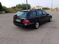 Usata Mercedes E220 Avantgarde 150 CV (110 kW) 2004 Blu/azzurro Station wagon