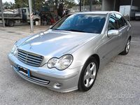 Usata Mercedes C220 Elegance 150 CV (110 kW) 2004 Grigio Berlina