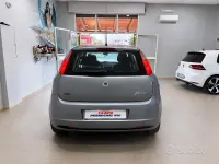 Usata Fiat Grande Punto Dynamic 90 CV (66 kW) 2006 Grigio Utilitaria