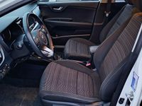 Usata Kia Stonic Style 120 CV (88 kW) 2018 Bianco SUV