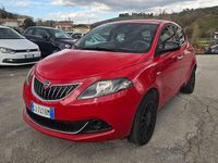 Usata Lancia Ypsilon Silver 69 CV (50 kW) 2022 Rosso Utilitaria
