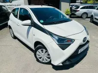 Usata Toyota Aygo Connect Style 72 CV (52 kW) 2021 Bianco Utilitaria