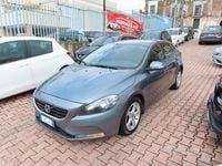 Usata Volvo V40 115 CV (84 kW) 2015 Grigio Berlina