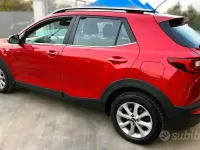 Usata Kia Stonic 110 CV (80 kW) 2017 Rosso SUV