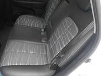 Usata Kia Venga 90 CV (66 kW) 2015 Bianco Utilitaria