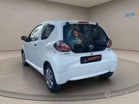 Usata Toyota Aygo 68 CV (50 kW) 2011 Bianco Utilitaria
