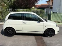Usata Lancia Ypsilon Platinum 69 CV (50 kW) 2011 Bianco Utilitaria