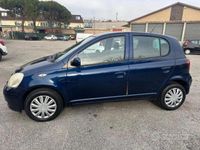 usata Toyota Yaris 148,944km anno 2004 neopatentati