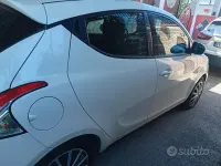Usata Lancia Ypsilon 60 CV (44 kW) 2013 Bianco Utilitaria